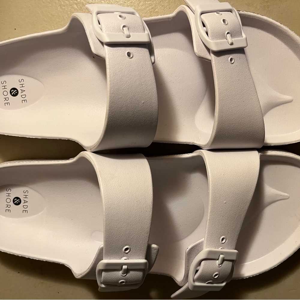 Shade & Shore White Sandals